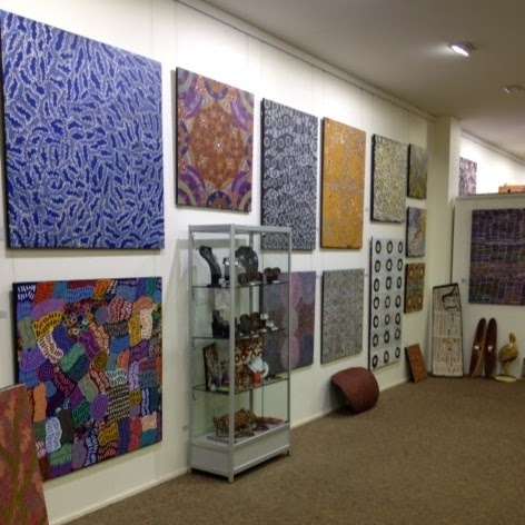 Photo: Mbantua Aboriginal Art Gallery